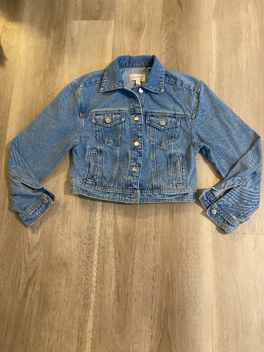 Universal Thread Oversized Denim Jacket XS Light Wash Cropped Trucker Jacket
